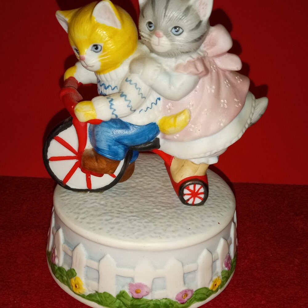 VINTAGE KITTY CUCUMBER TRICYCLE MUSIC BOX